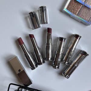 رژلب آیینه ای میس لارا