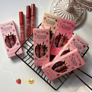 پک رژلب توت فرنگی کالر کاستل